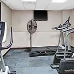 Super 8 By Wyndham Jamaica North Conduit 
