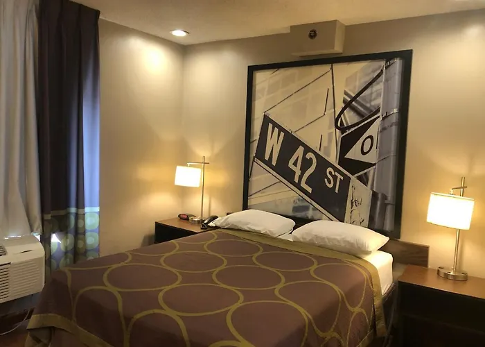 Super 8 By Wyndham Jamaica North Conduit
