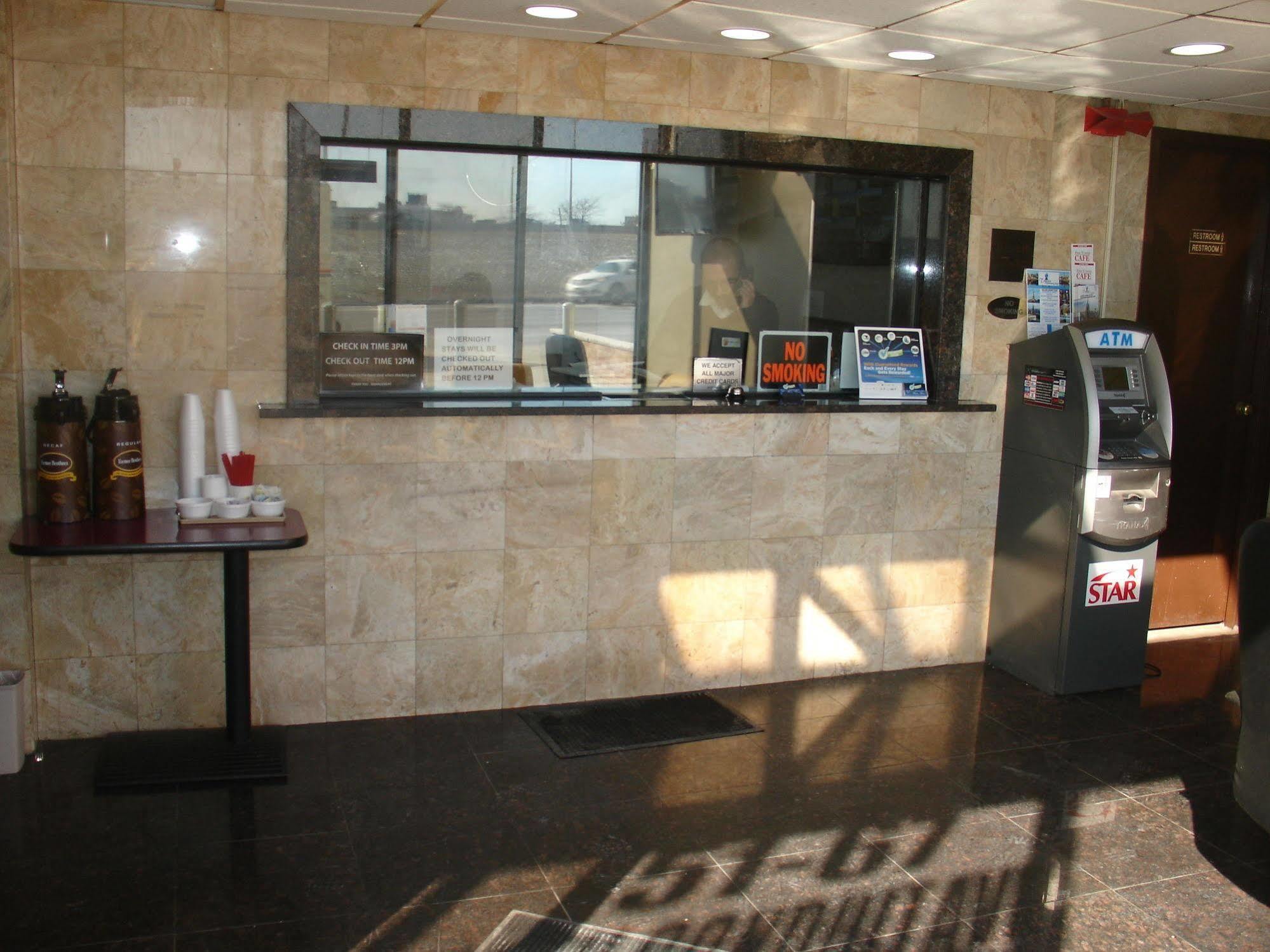 Super 8 By Wyndham Jamaica North Conduit Hotel Nueva York